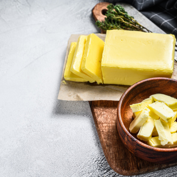 MASLAC ILI MARGARIN? Kada je bolje koristiti jedno, a kada drugo?