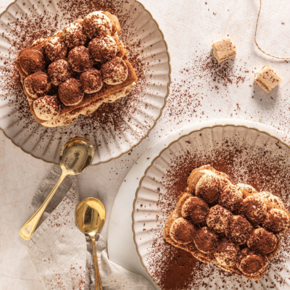 Praznični TIRAMISU koji se topi u ustima - obožavaće ga i deca i odrasli (VIDEO)