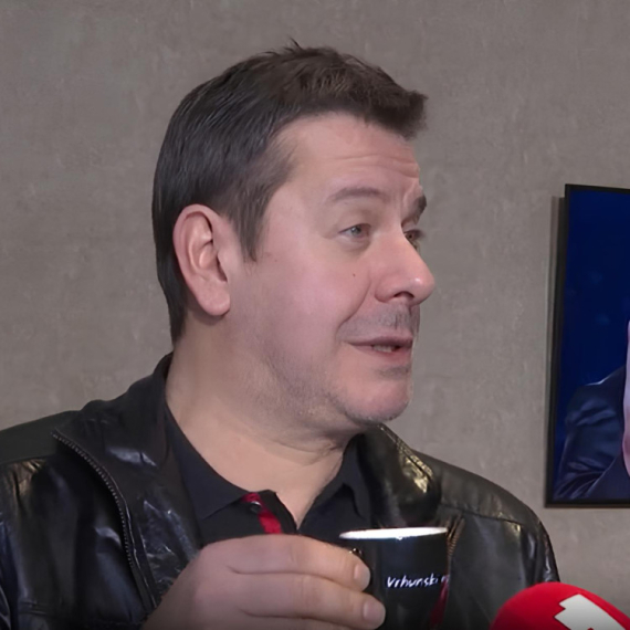 Vlado Georgiev "bez dlake na jeziku": "Jedva čekam da me zaustavi policajac, ima da mi izlete zvučnici iz kola" (VIDEO)