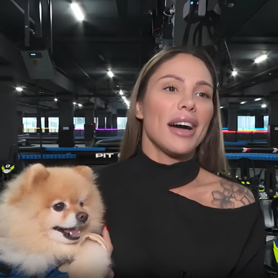 Šta bi bilo da upozna muškarca koji ispunjava sve njene kriterijume, a NEMA VOZAČKU DOZVOLU!? Sandra Afrika BRUTALNO ISKRENA! (VIDEO)