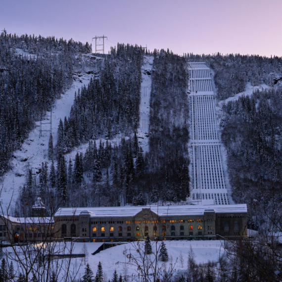 Ovo je NAJMRAČNIJI GRAD na svetu: Dali su milione za malo sunčeve svetlosti...