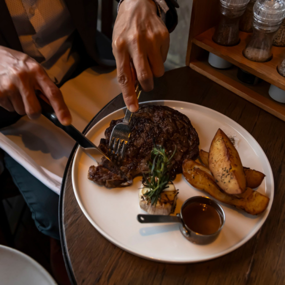 Izbegavajte ovo u restoranu: Ekspert objasnio zašto jedan obrok nikada ne naručuje, poslušajte ga i izbegnite rizik