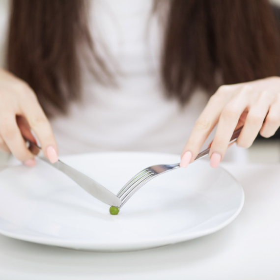 Milioni ljudi pogledali snimak kako se pravilno jede grašak i mnogi su ostali u neverici! (VIDEO)