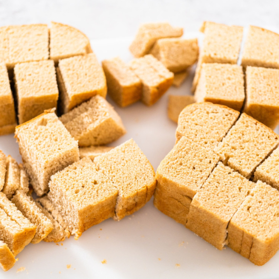 Ne bacajte stari hleb: Evo kako da ga pretvorite u nešto novo