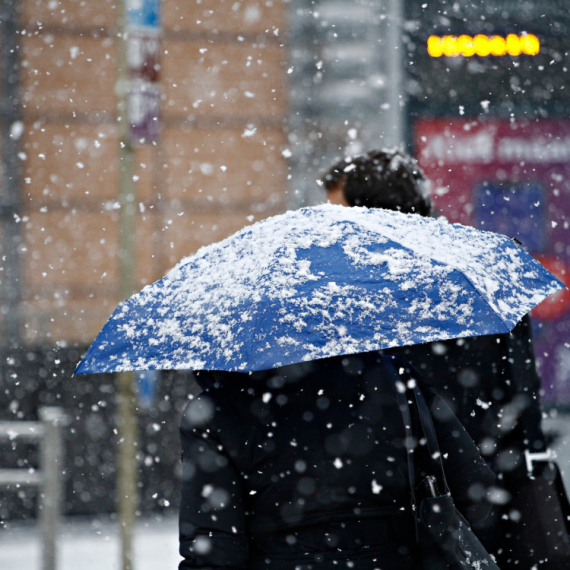 RHMZ upozorava na ledenu kišu koja sredinom dana prelazi u sneg