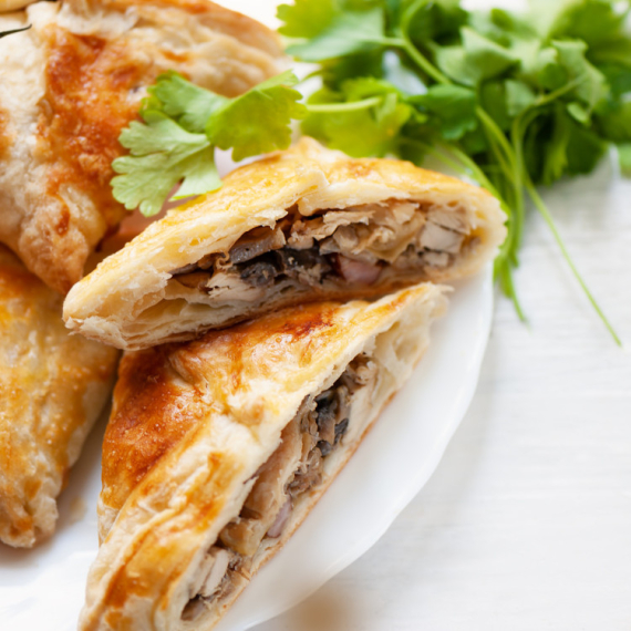 POSNA PITA SA PEČURKAMA ZA BADNJI DAN! Odličan izbor za doručak, ali i kada samo želite malo da prezalogajite