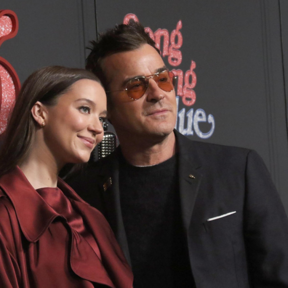 Trudnički stomak U PRVOM PLANU: Žena Džastina Terua blistala na cvenom tepihu (FOTO)