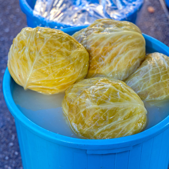 Mnogi prave istu grešku svake zime: Da li KISELI KUPUS sme da stoji na terasi kad "udari" minus?