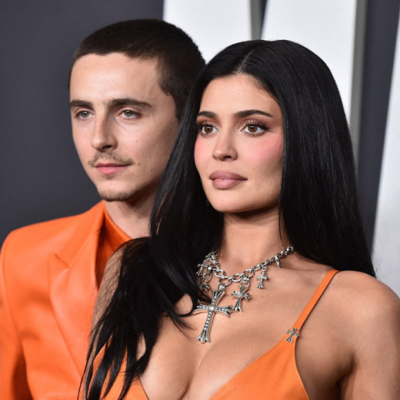 Čitač sa usana OTKRIO o čemu su razgovarali KAJLI DŽENER I TIMOTI ŠALAME na dodeli Zlatnog globusa: "Mora da me mrziš"