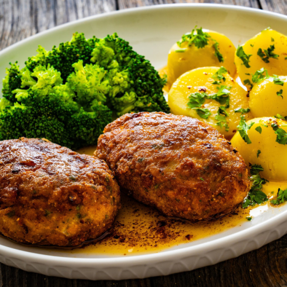 Tajna najsočnijih FAŠIRANIH ŠNICLI: Uz ove trikove više nikad neće biti suve i tvrde