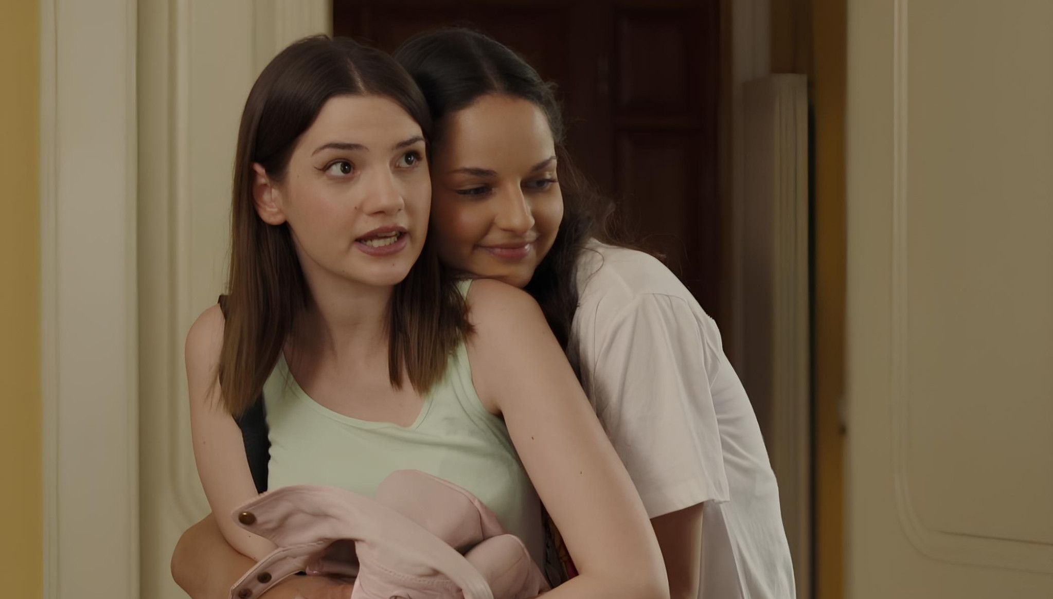 Dadilja sa sela - Četvrtak, 15. januar - Magdalena želi ponovo da čuva decu, što se Mici nikako ne dopada