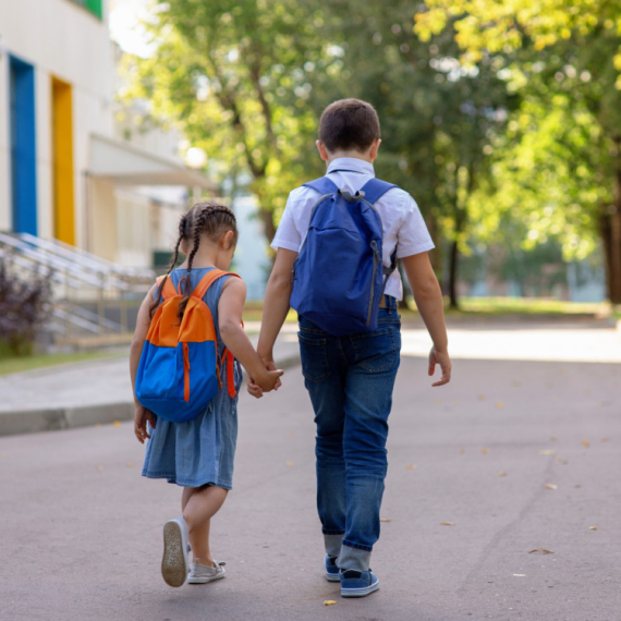 8 važnih saveta kako da deci olakšate POVRATAK U ŠKOLU nakon praznika