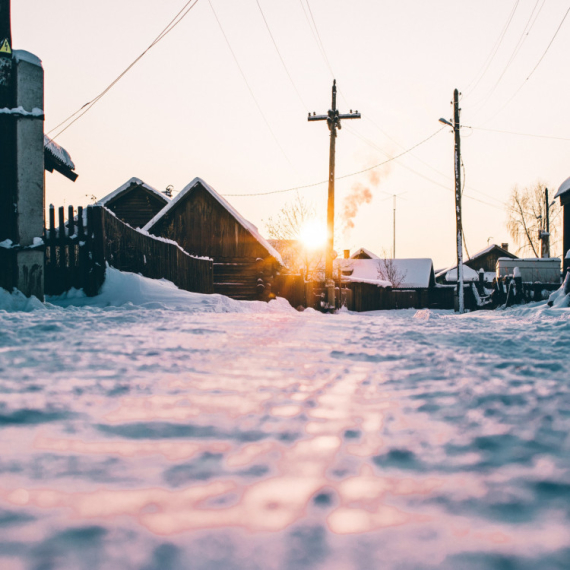 Ovo je NAJHLADNIJE MESTO NA SVETU: Ljudi žive na MINUS 50, kuće nemaju toalet, a nošenje naočara je - OPASNO