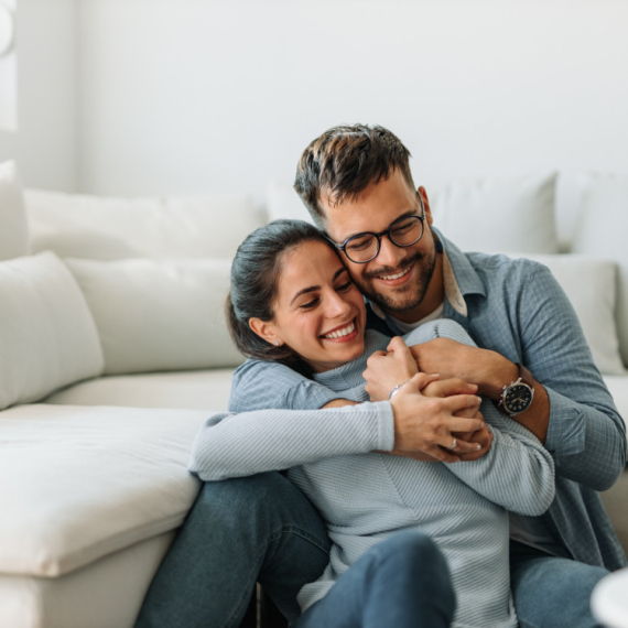5 načina na koje se parovi koji ZAISTA VOLE JEDNO DRUGO ponašaju drugačije od ljudi koji se samo pretvaraju