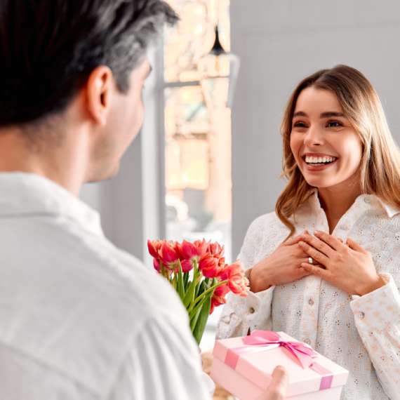 DNEVNI HOROSKOP ZA 25. JANUAR: Device završavaju OBAVEZE; Vagama partner poklanja PAŽNJU, a Ribe razmišljaju o PROŠLOSTI!