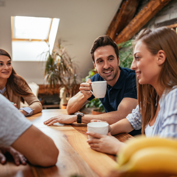 Da li znate šta je "friendfluence"? Novi dejting trend biće pravi hit u 2026. (VIDEO)
