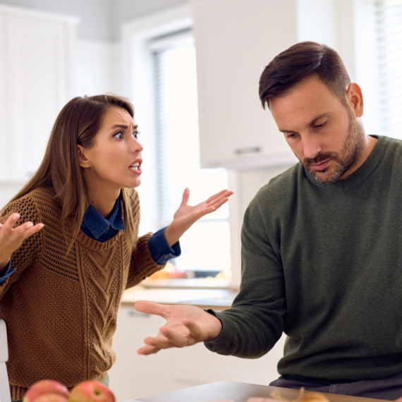 HOROSKOP ZA ČETVRTAK, 22. JANUAR: Rakovima sa voljenom osobom danas ne cvetaju ruže; jedna osoba se interesuje za Vage i to je sada već više nego očigledno!