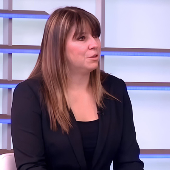 Muškarac istrčao iz auta vičući: „Žena se porađa!“ Na Krstovdan se odigrala prava drama – doktorka HEROJ spasila PORODILJU I NOVOROĐENČE!