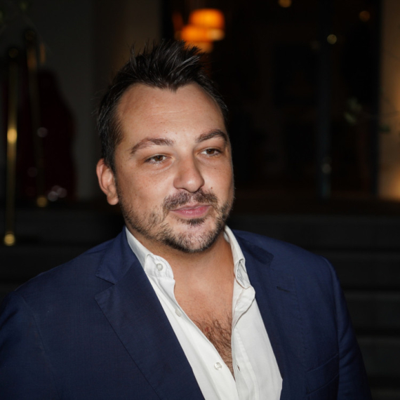 Naš poznati glumac SMRŠAO 20 KILOGRAMA: Pogledajte kako sada izgleda (VIDEO)