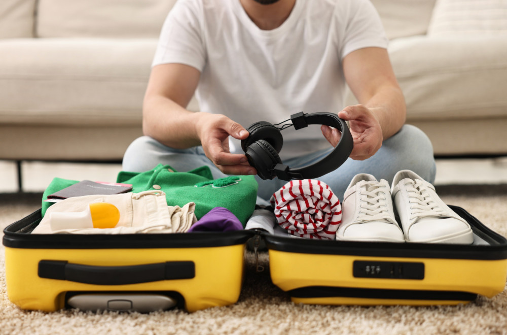 Muškarac postao viralan zbog načina na koji pakuje KOFER: Pljušte komentari na društvenim mrežama (VIDEO)