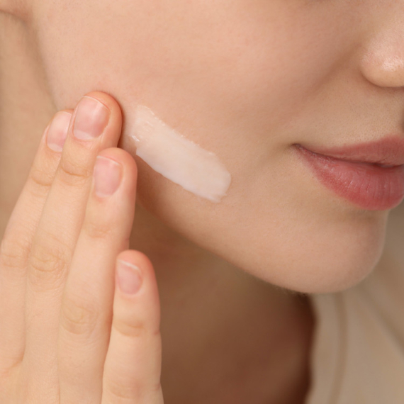 Evo kako da oporavite kožu od VETRA I HLADNOĆE: Ovo je savet dermatologa