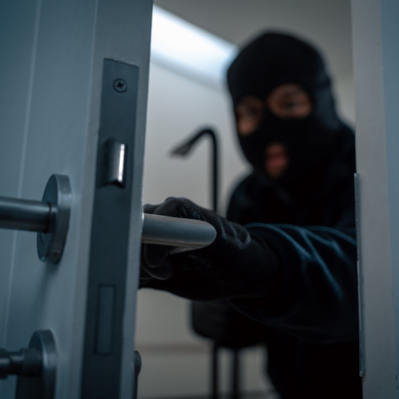 Ova mesta provalnici PRVO GLEDAJU, a evo i GDE su vaše dragocenosti najbezbednije u kući!