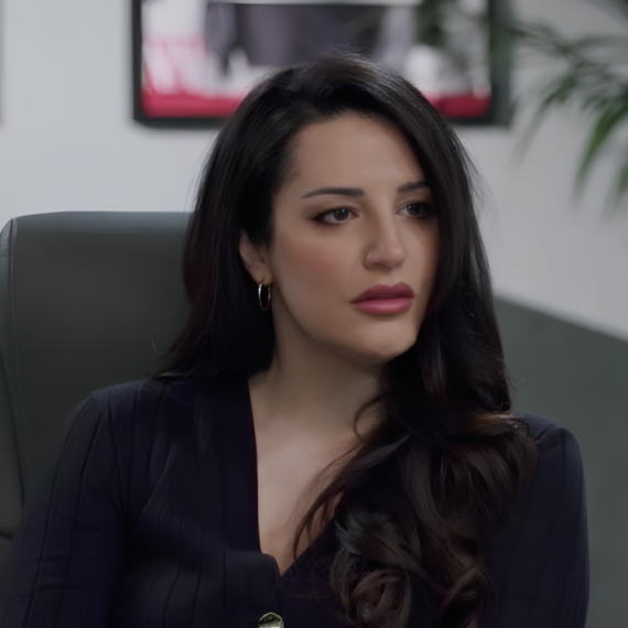 Igra sudbine: Strast i osveta - Nedelja, 1. februar - "Moraću da porazgovaram sa Aleksom o tvojoj budućnosti u Donni"