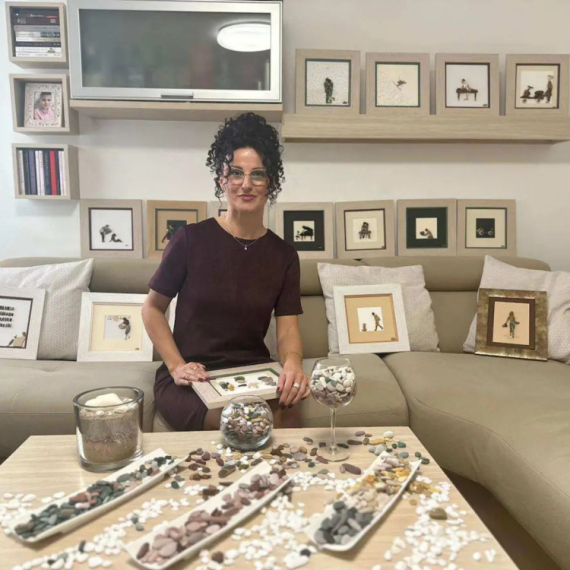 U njenim rukama i kamen omekša: Ljiljana iz Čačka stvara prelepe i neobične slike, a koristi samo jedan materijal (FOTO)