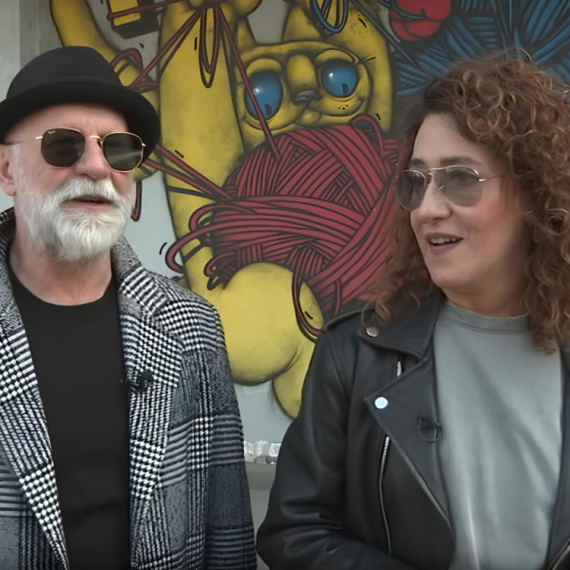 Otkrivena pozadina KULTNOG SPOTA grupe Zana: Jelena u vodi morala da bude NAŠMINKANA od glave do pete U CRVENO! A tek da čujete priču o BAZENU U STANU!