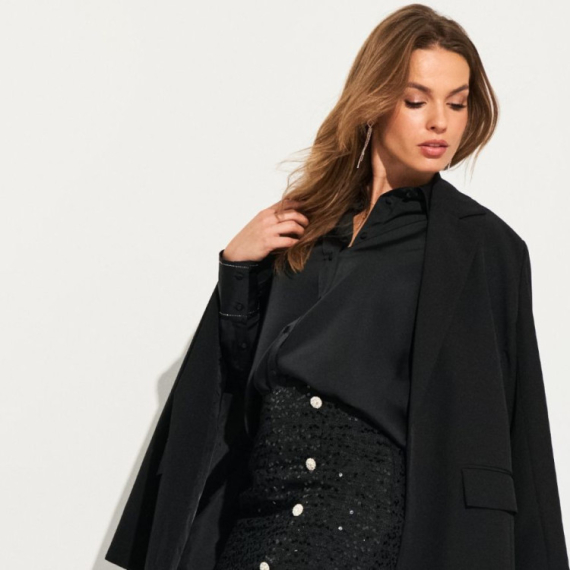 Koje ženske košulje nositi uz suknju olovka kroja i kako ih stilizovati?