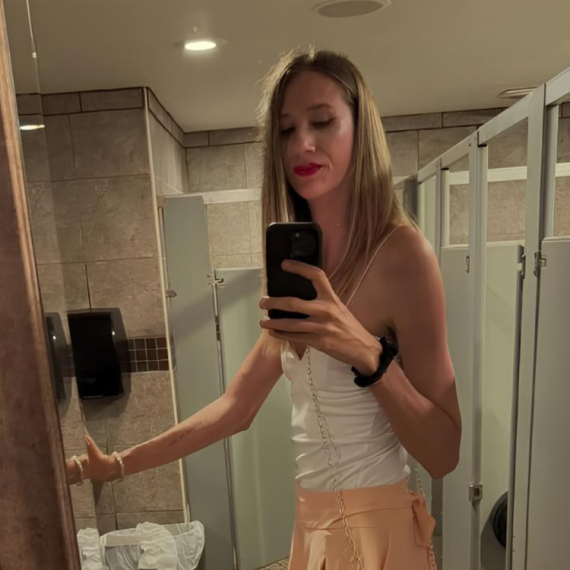 "Muškarci me gledaju kao trofej" Zbog svoje visine od 203 centimetra zarađuje na hiljade dolara mesečno!