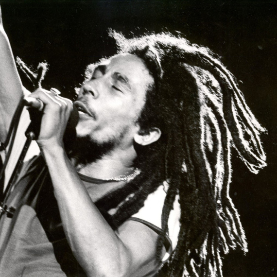 Odrastao u siromaštvu, bio OPSEDNUT MUZIKOM, ljubav doživljavao kao bezgraničnu, pa imao 12-oro DECE! Bob Marli je legenda koja će večno živeti!