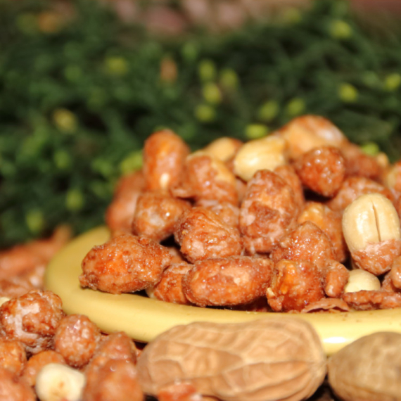 Grickalice detinjstva! Evo kako da napravite UŠEĆERENE bademe i kikiriki (VIDEO)