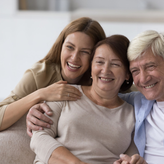 8 znakova koji ukazuju da previše pomažete svojoj odrasloj deci