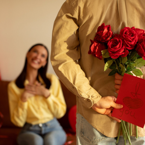 NIJE SVEJEDNO: Ove poklone ipak NE BI TREBALO da dajete voljenoj osobi za Dan zaljubljenih