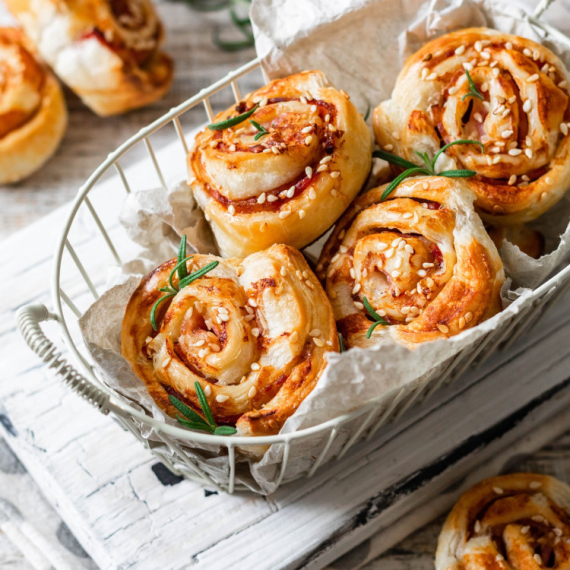 Pica rolnice spremne za manje od 20 minuta! Sastojke verovatno već IMATE KOD KUĆE (VIDEO)