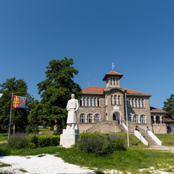 U Srbiji i Republici Srpskoj se obeležava Sretenje - Dan državnosti