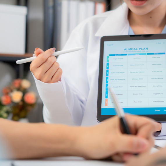 Ne dajte se prevariti! Evo kako da prepoznate lažne "stručnjake" za ishranu, koji samo koriste VEŠTAČKU INTELIGENCIJU (VIDEO)