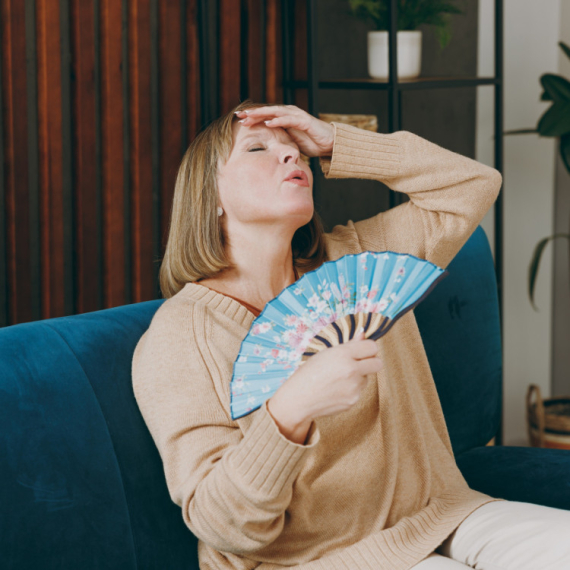 Kako se izboriti sa MENOPAUZOM? Stručnjak ističe da su OVE NAMIRNICE KLJUČNE!