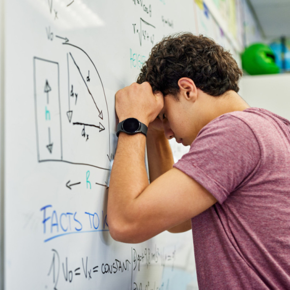 Da li ovaj jednostavan MATEMATIČKI ZADATAK možete da rešite BEZ DIGITRONA? (FOTO)