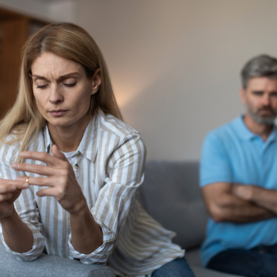 Postoji 5 velikih razloga zašto je nastavljanje dalje NAKON RAZVODA toliko strašno teško