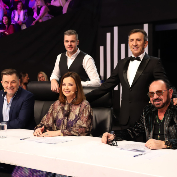 Nikad nije kasno - Nedelja, 22. februar - Žika napravio osveženje u sastavu žirija