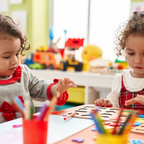 NIJE NIČIJA BESPLATNA DADILJA! Zabranila je komšiničinoj ćerki da dolazi kod nje kući, pa pokrenula lavinu komentara!