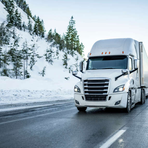 Zbog loših vremenskih uslova, na ovim putnim pravcima stoji ZABRANA KRETANJA za šlepere i kamione sa prikolicom