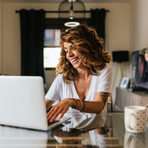 Koje stvari ŽENE najčešće GUGLAJU o svojim PARTNERIMA?