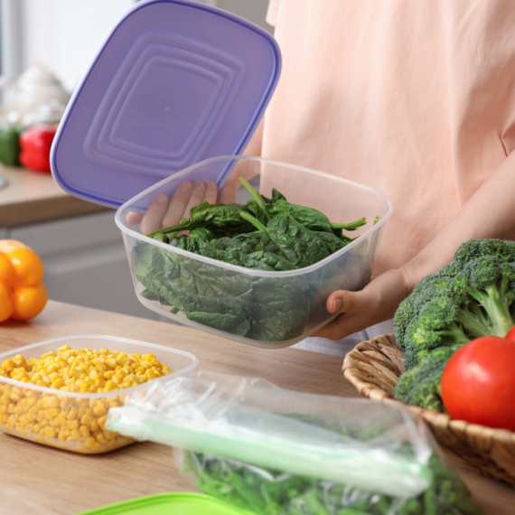 Da li plastične kutije treba da zamenite STAKLENIM? Evo šta je neophodno da znate