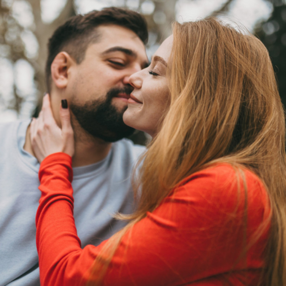 DNEVNI HOROSKOP ZA ČETVRTAK, 26. FEBRUAR: Lavovi privlače pažnju SUPROTNOG POLA, Blizanci uz velike uspone i padove u raspoloženju, Strelčeve čeka STRASNO veče