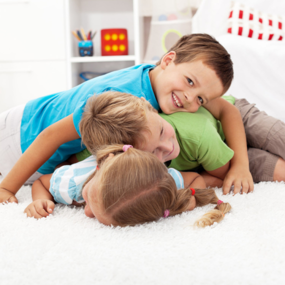 Srednja deca se često osećaju ZAPOSTAVLJENO, ali imaju OVIH 7 prednosti