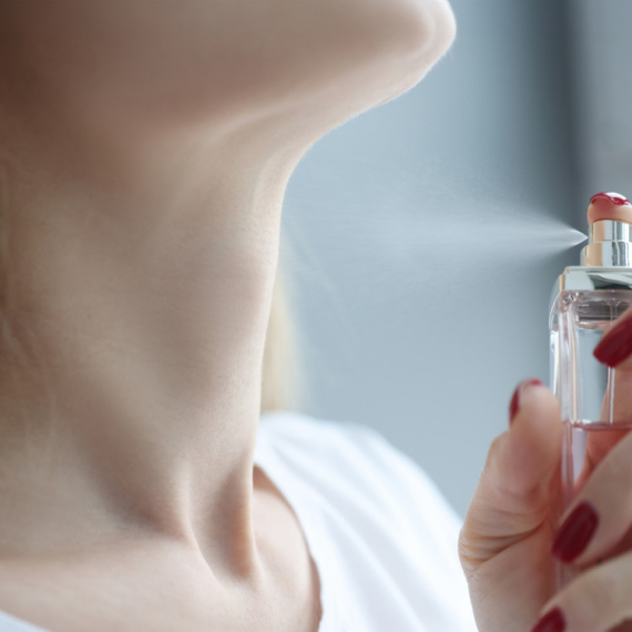 Zašto PARFEME NE TREBA da nanosite na VRAT? Doktor otkriva KOLIKO to može biti štetno