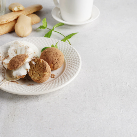 Ma kakvo je ovo slatko savršenstvo?! Tiramisu kuglice - spremaju se očas posla, a ukus, fantazija (VIDEO)